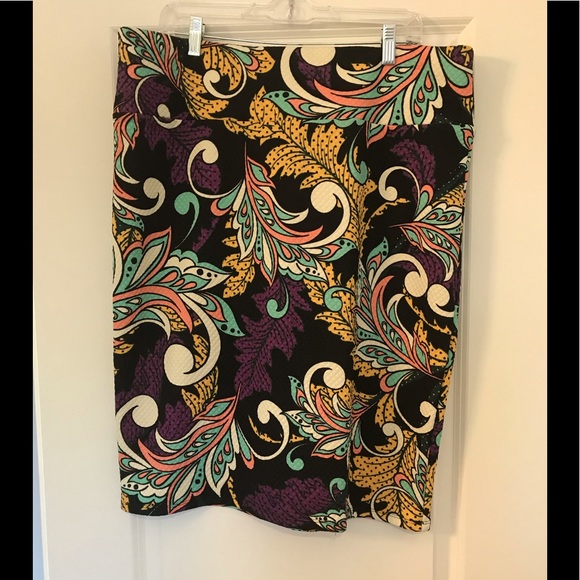 LuLaRoe Dresses & Skirts - LuLaRoe Cassie 3x botanical paisley